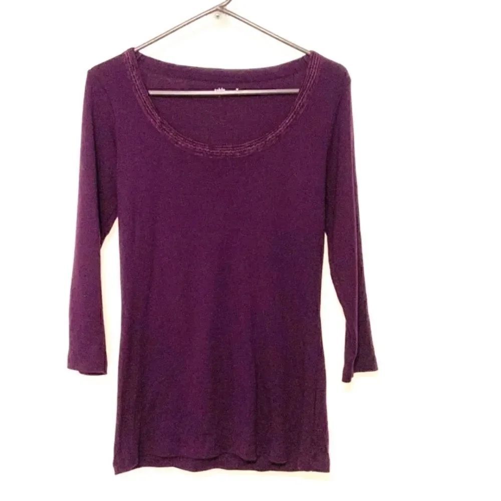 Table Eight 3/4 sleeve purple embellished neckline size medium